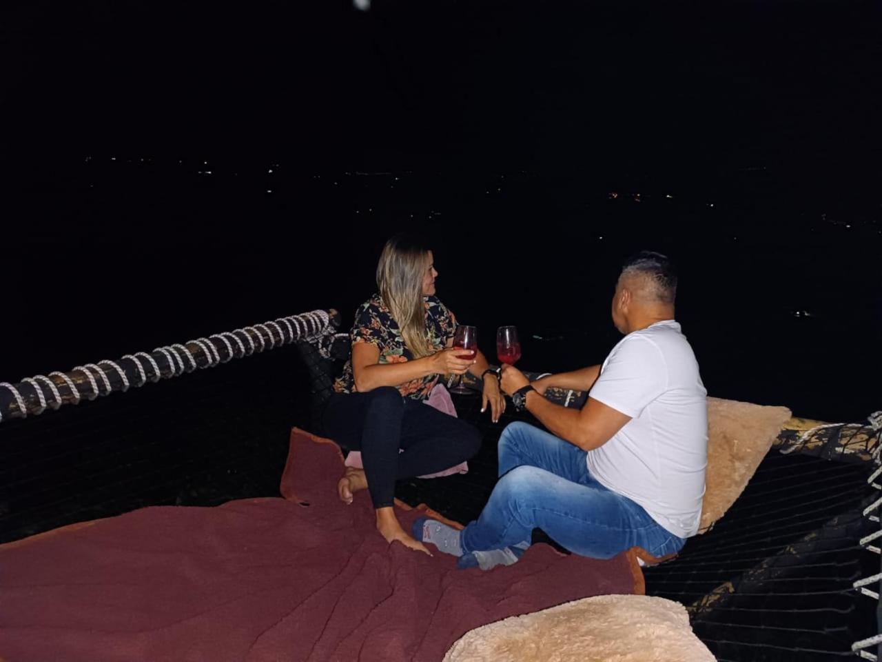 Отель Glamping Orosierra Чинчина Экстерьер фото